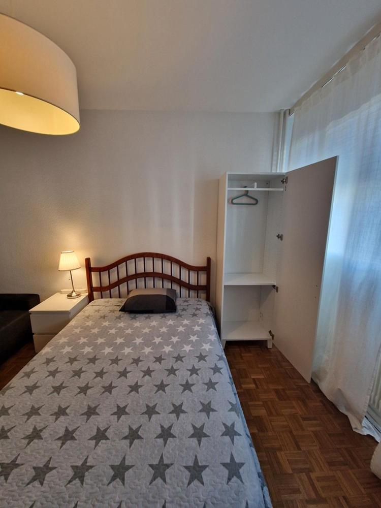 Room In Shared Apartment Geneva Exterior foto